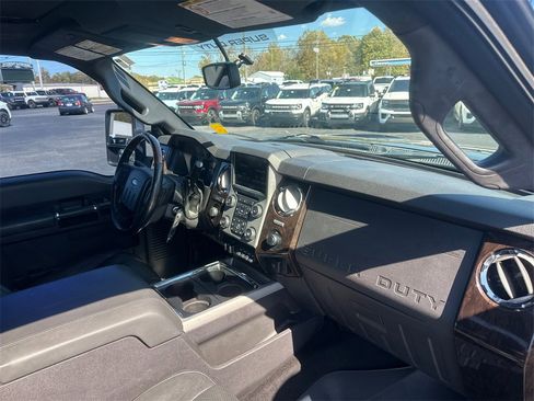 Used 2016 Ford F450 Platinum image 12