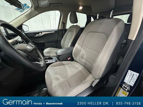 Used 2020 Ford Escape SE image 16