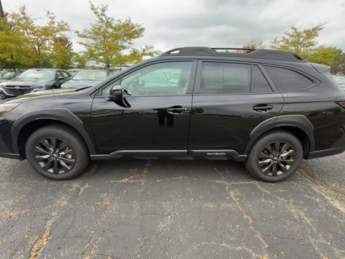 Used 2025 Subaru Outback Onyx Edition image 6
