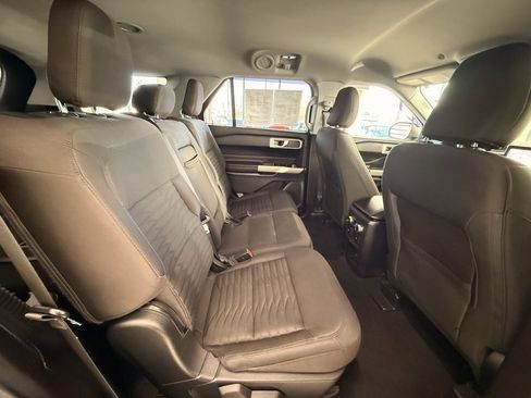 Used 2021 Ford Explorer XLT image 15