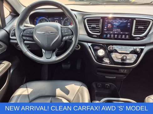 Used 2020 Chrysler Pacifica Touring-L w/ Advanced Safetytec Group AWD/4WD image 6