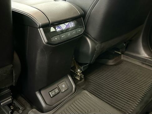 Used 2024 Toyota Highlander Limited AWD/4WD image 27