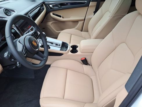 Used 2026 Porsche Macan AWD/4WD image 22