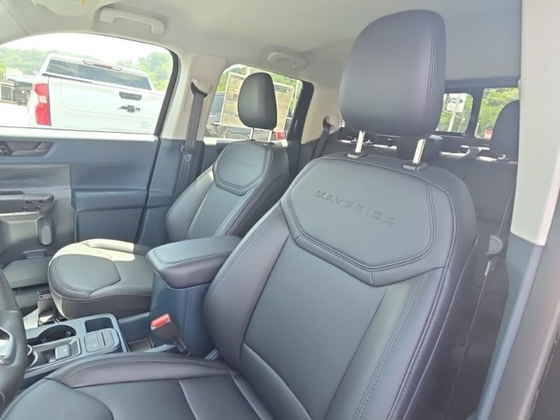 New 2026 Ford Maverick Lariat w/ Black Appearance Package AWD/4WD image 23