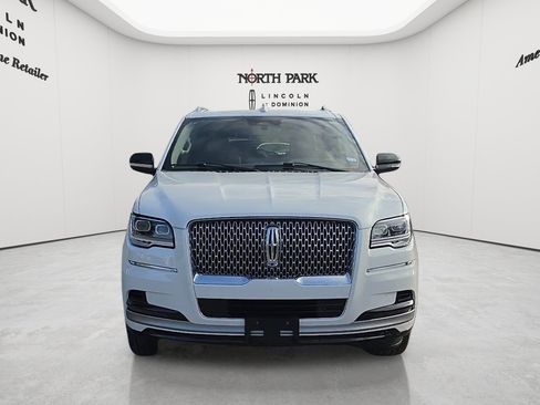 Used 2024 Lincoln Navigator Reserve AWD/4WD image 8