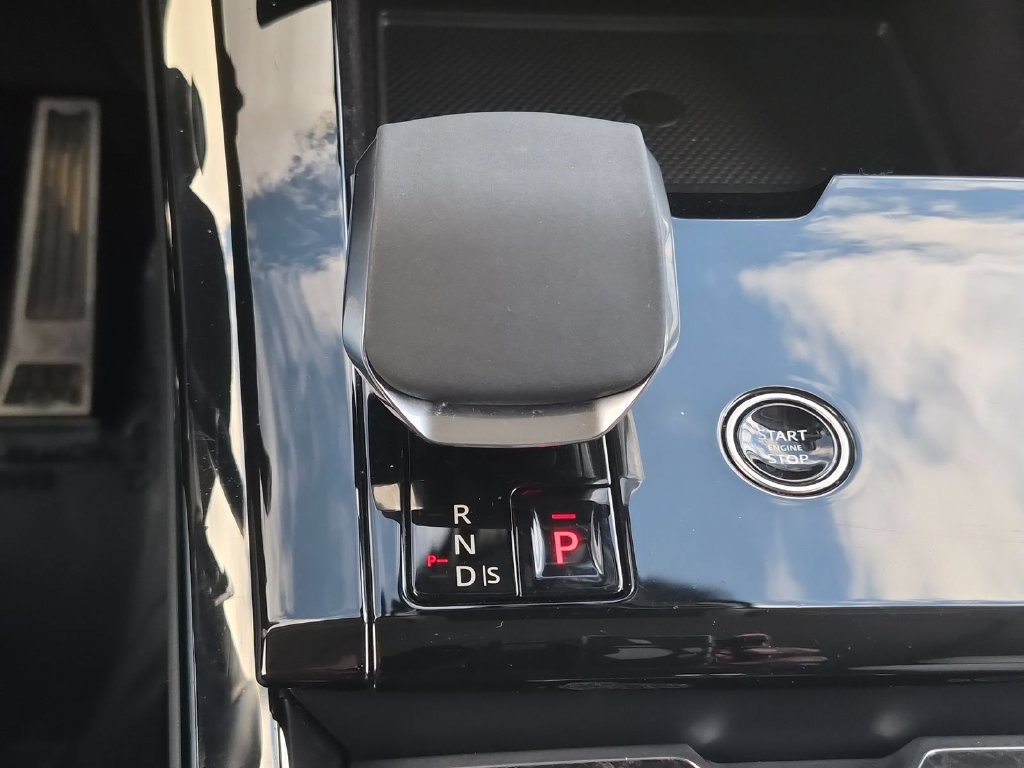 Used 2024 Land Rover Range Rover Sport Dynamic SE AWD/4WD image 19