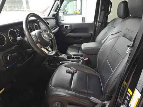 Used 2022 Jeep Wrangler Unlimited Sahara w/ Cold Weather Group image 11