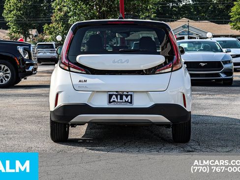 Used 2025 Kia Soul LX w/ LX Technology Package FWD image 12
