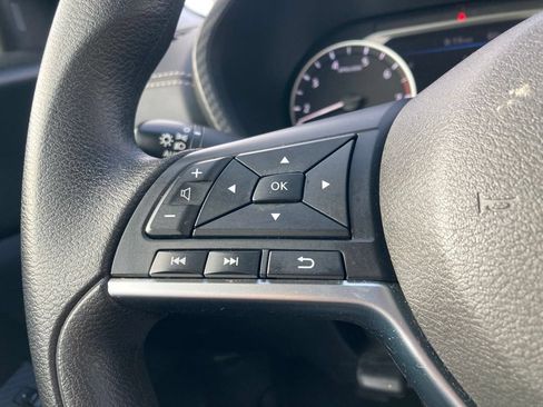 Used 2025 Nissan Sentra SV FWD image 14
