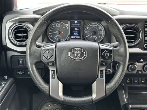 Used 2022 Toyota Tacoma TRD Off-Road w/ Technology Package image 37