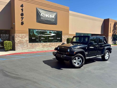 Used 2013 Jeep Wrangler Unlimited Sport AWD/4WD image 7