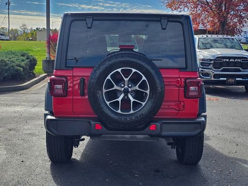 Used 2024 Jeep Wrangler Sport S image 7