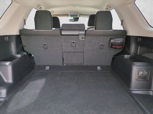 Used 2022 Toyota 4Runner SR5 image 6