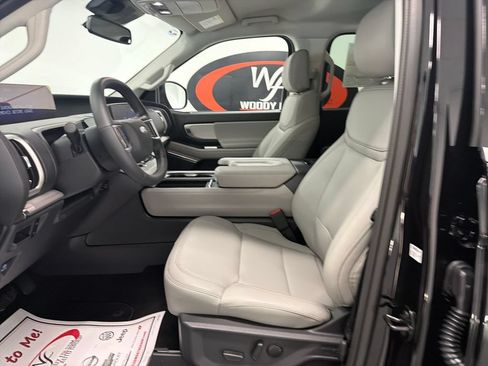 New 2026 Ford Expedition Max Active RWD image 8