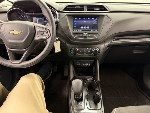 Used 2021 Chevrolet TrailBlazer LS FWD image 23