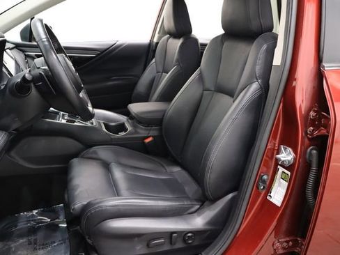 Used 2023 Subaru Outback Limited AWD/4WD image 12