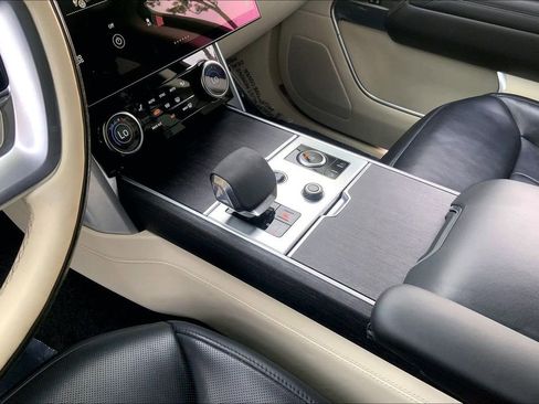 Used 2023 Land Rover Range Rover Long Wheelbase Autobiography image 16