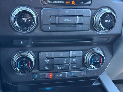 Used 2018 Ford F150 Raptor w/ Equipment Group 802A Luxury image 39