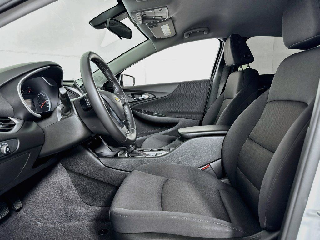 Used 2022 Chevrolet Malibu RS FWD image 11
