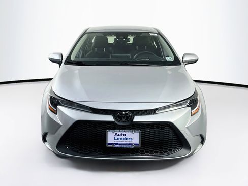 Used 2021 Toyota Corolla LE w/ LE Convenience Package FWD image 2