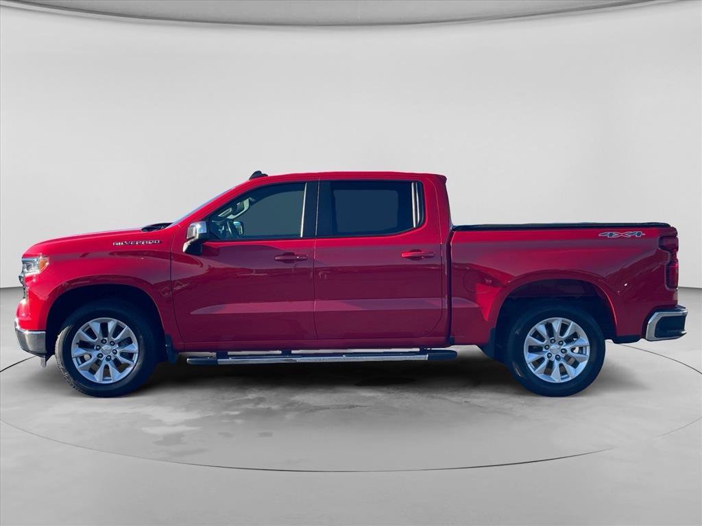 Used 2022 Chevrolet Silverado 1500 LT AWD/4WD image 4