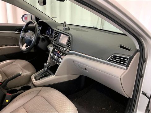Used 2020 Hyundai Elantra Limited FWD image 28
