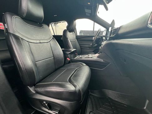 Used 2020 Ford Explorer ST w/ ST Street Pack image 33