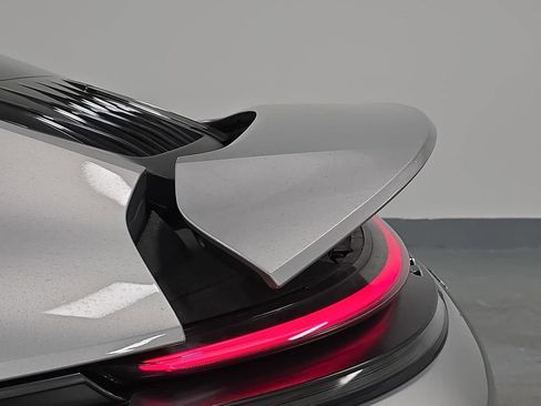 Certified 2025 Porsche 911 Carrera RWD image 31