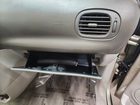 Used 2006 Chrysler Town & Country Limited w/ Trailer Tow Prep Group FWD image 28