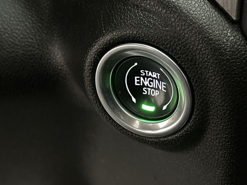 Used 2022 GMC Sierra 3500 Denali w/ Denali Black Diamond Edition image 37