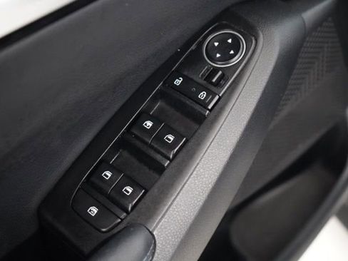 Used 2023 Kia Seltos S image 21