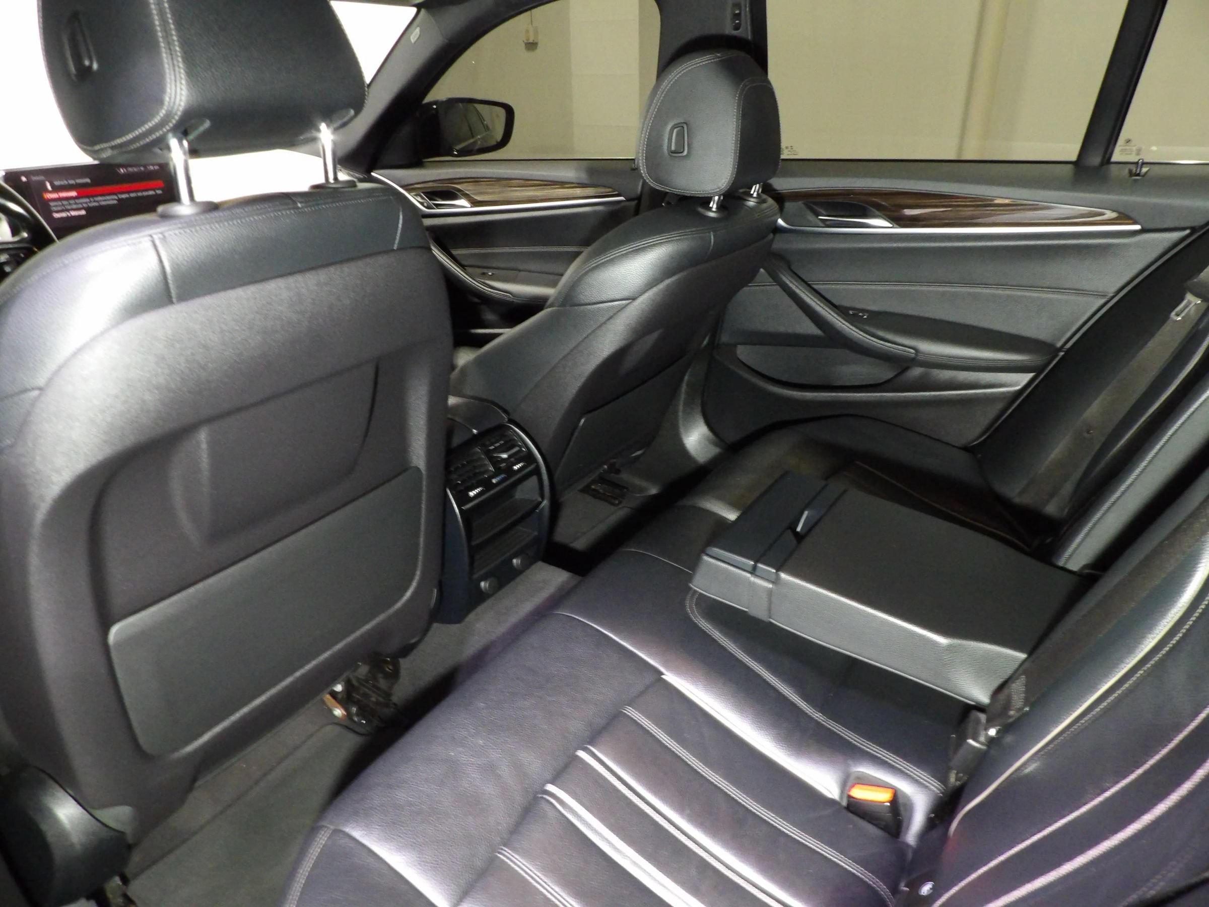 Used 2019 BMW 530i w/ Convenience Package RWD image 12