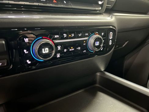 Used 2024 Chevrolet Silverado 2500 LTZ w/ LTZ Convenience Package image 17