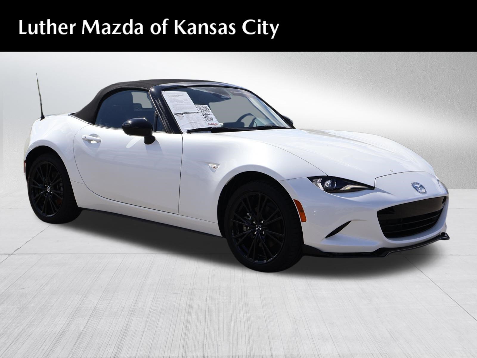 Certified 2025 MAZDA MX-5 Miata Club RWD image 1