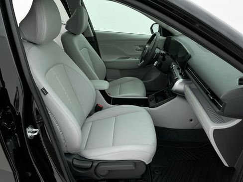 Used 2025 Hyundai Kona Limited image 17