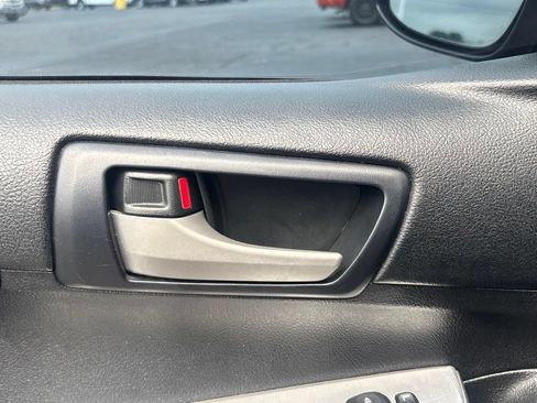 Used 2014 Toyota Camry SE FWD image 8