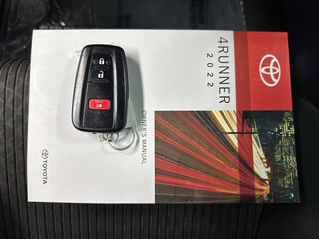 Used 2022 Toyota 4Runner TRD Off-Road AWD/4WD image 39