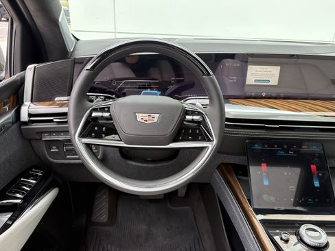 New 2026 Cadillac Escalade ESV Platinum Sport w/ LPO, ONYX Package AWD/4WD image 20