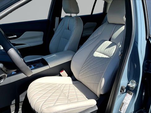 New 2026 Nissan Sentra SL FWD image 17