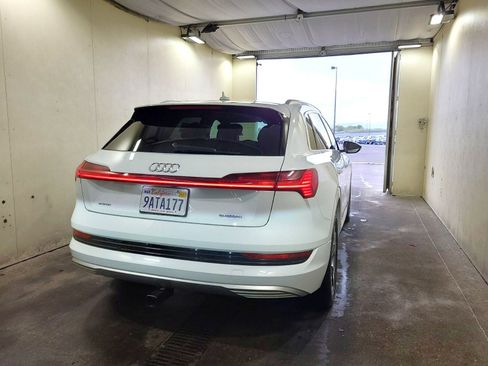 Used 2022 Audi e-tron Premium Plus w/ Premium Plus Package image 6