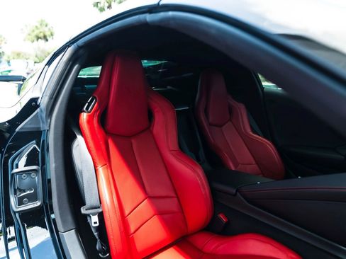 Used 2025 Chevrolet Corvette Z06 RWD image 25