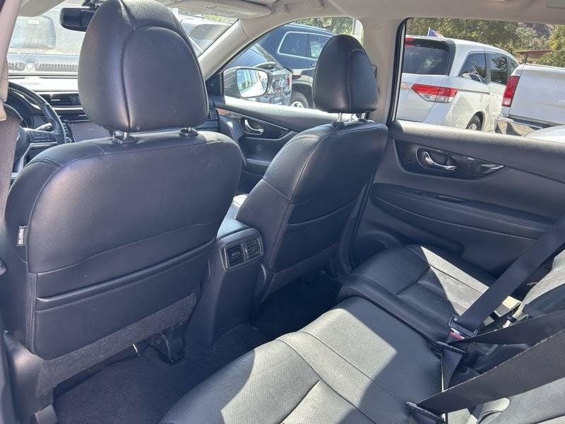 Used 2017 Nissan Rogue SL w/ SL Premium Package FWD image 14