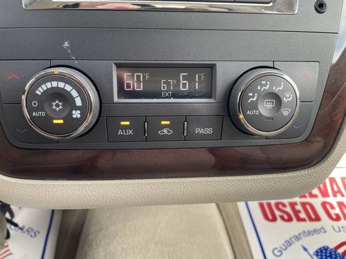 Used 2006 Cadillac DTS FWD image 24