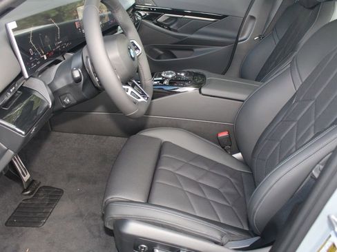 Used 2026 BMW 530i xDrive w/ Executive Package AWD/4WD image 19
