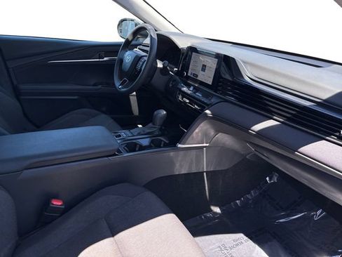 Used 2025 Toyota Camry LE FWD image 20