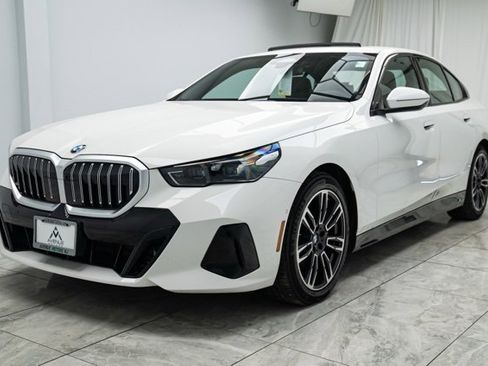 Used 2026 BMW 530i xDrive image 6