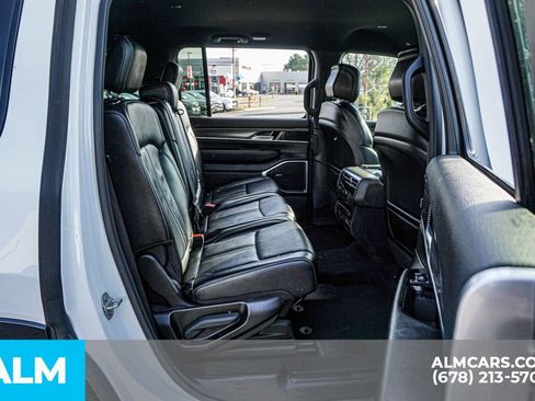 Used 2024 Jeep Wagoneer Series II w/ Flexible Seating Group image 24