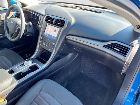 Used 2020 Ford Fusion SE image 29