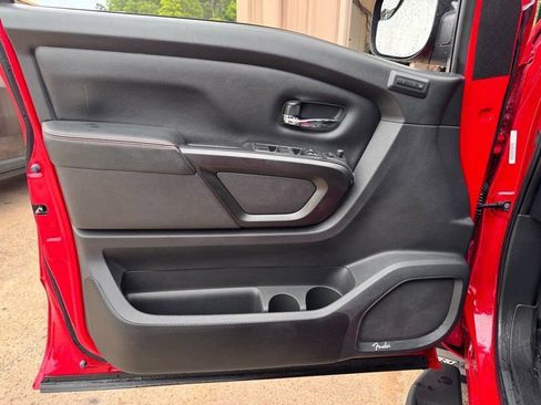 Used 2021 Nissan Titan PRO-4X w/ Pro-4x Convenience Package AWD/4WD image 22