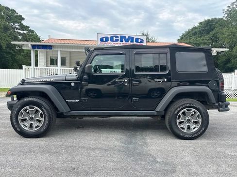 Used 2014 Jeep Wrangler Unlimited Rubicon w/ Connectivity Group AWD/4WD image 4